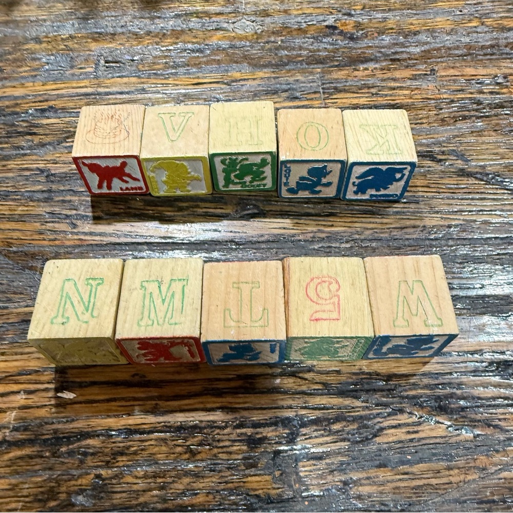 Disney Colorful Wooden Alphabet Blocks for Kids Lot of 10 Disneyland Collectible - Picture 5 of 8
